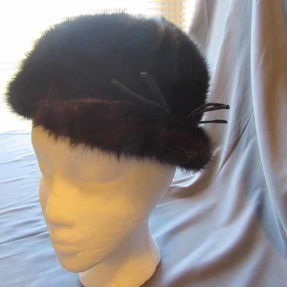 Womens Vintage Fur Hats Lot of 7